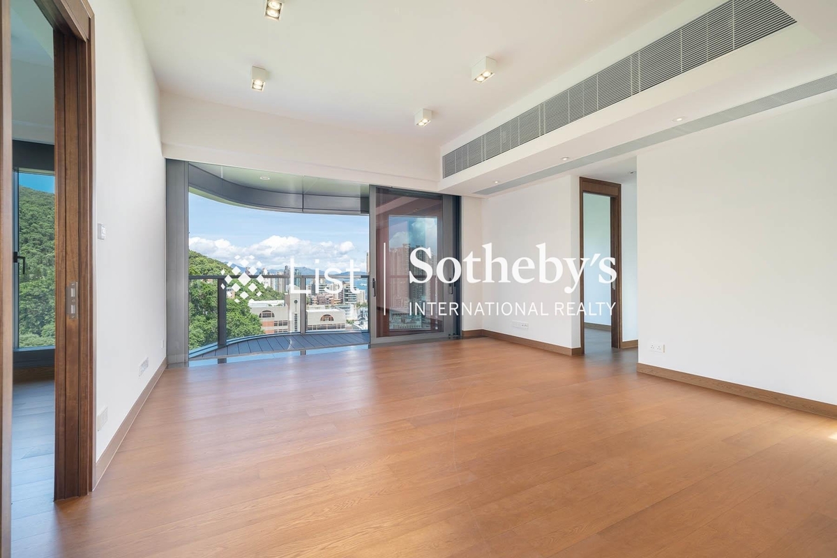 University Heights 大學閣 | Living and Dining Room