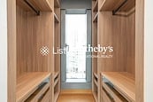 University Heights 大學閣 | Walk-in Closet in Master Bedroom