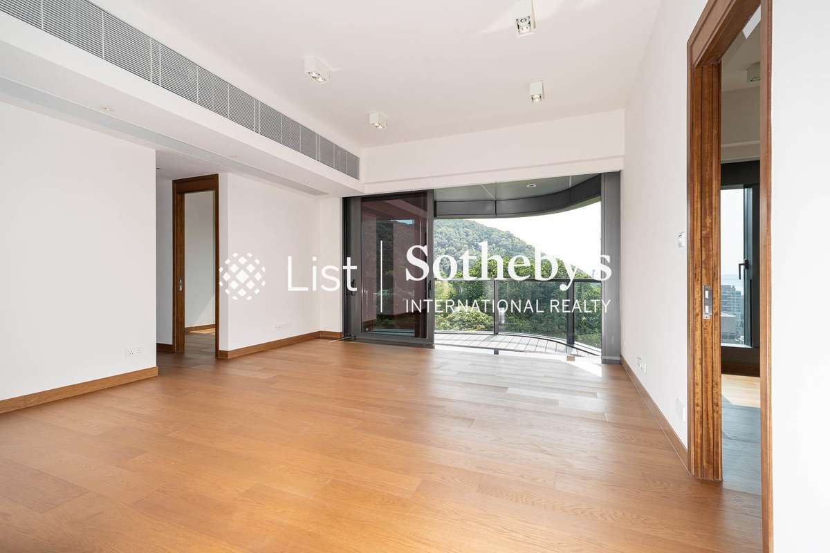 University Heights 大學閣 | Living and Dining Room