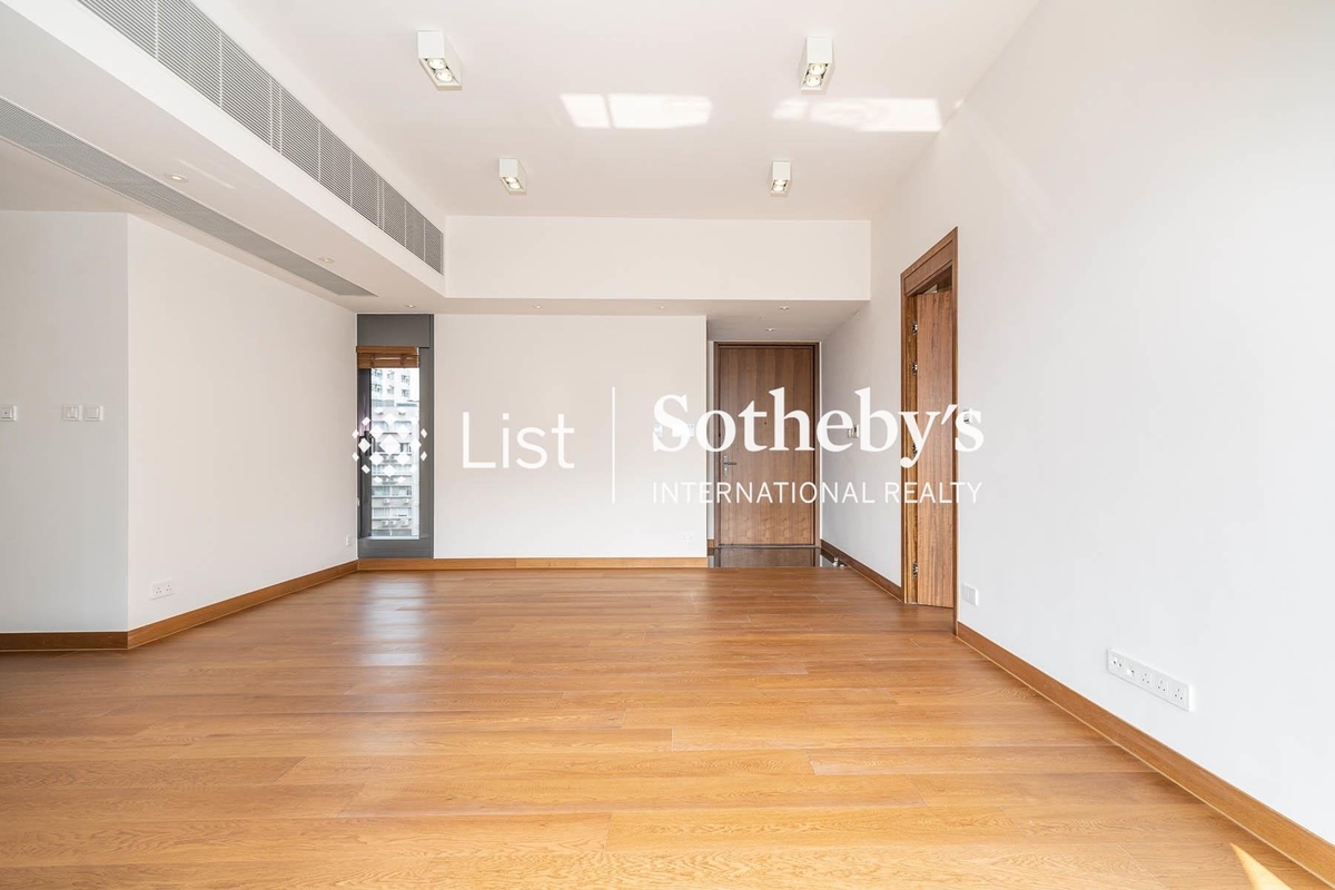 University Heights 大學閣 | Living and Dining Room