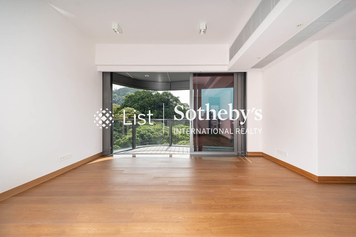 University Heights 大學閣 | Living and Dining Room