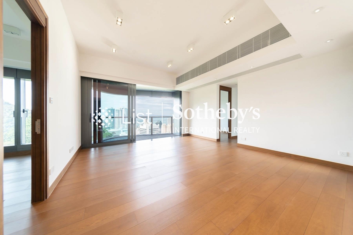 University Heights 大学阁 | Living and Dining Room