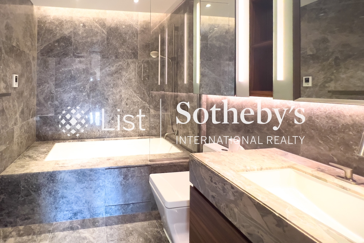 University Heights 大學閣 | Second En-suite Bathroom