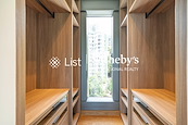 University Heights 大学阁 | Walk-in Closet in Master Bedroom