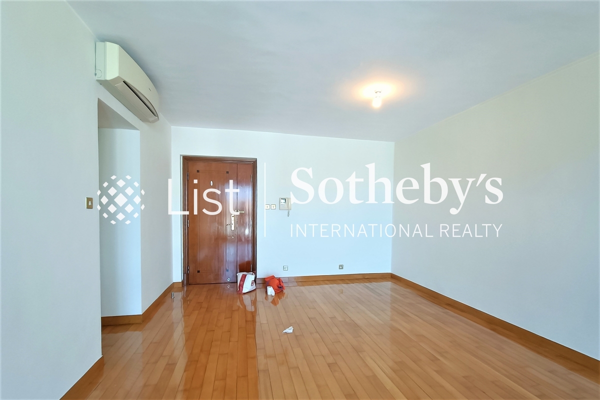 Carmen's Garden 嘉文花園 | Living and Dining Room