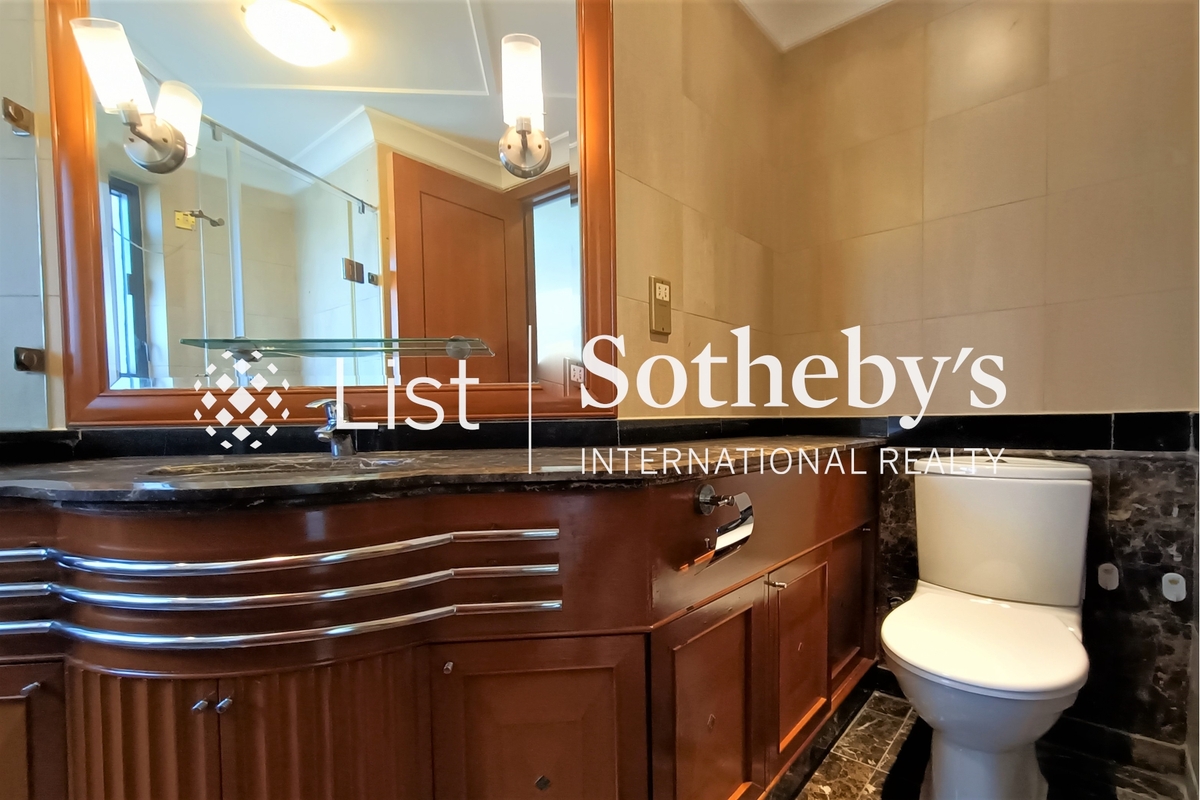 Carmen's Garden 嘉文花園 | Master Bathroom