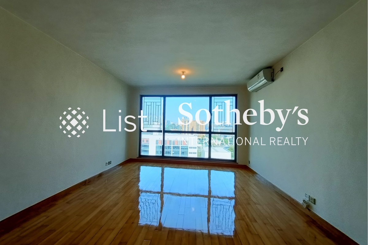 Carmen's Garden 嘉文花園 | Living and Dining Room