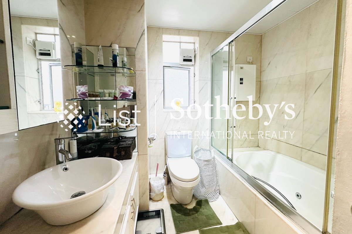 Serene Court 秀麗閣 | Master Bathroom