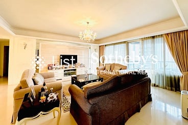 Serene Court 秀丽阁 | Living and Dining Room