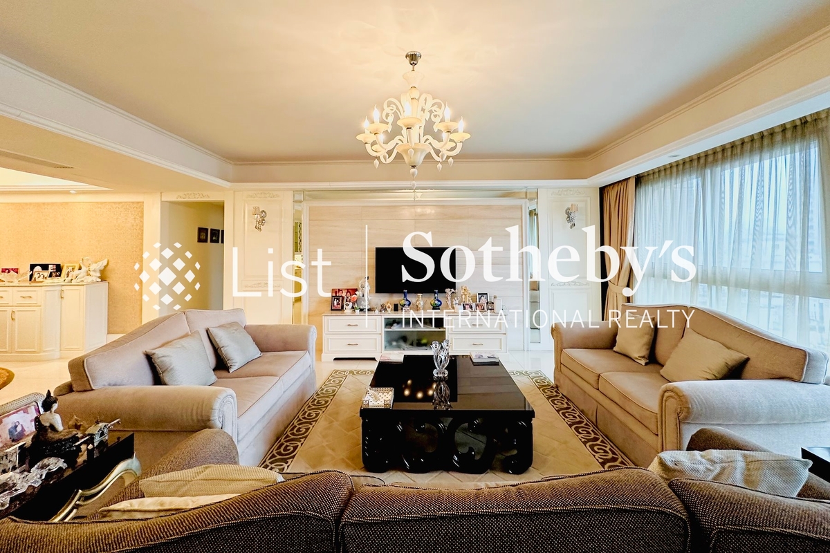 Serene Court 秀麗閣 | Living Room