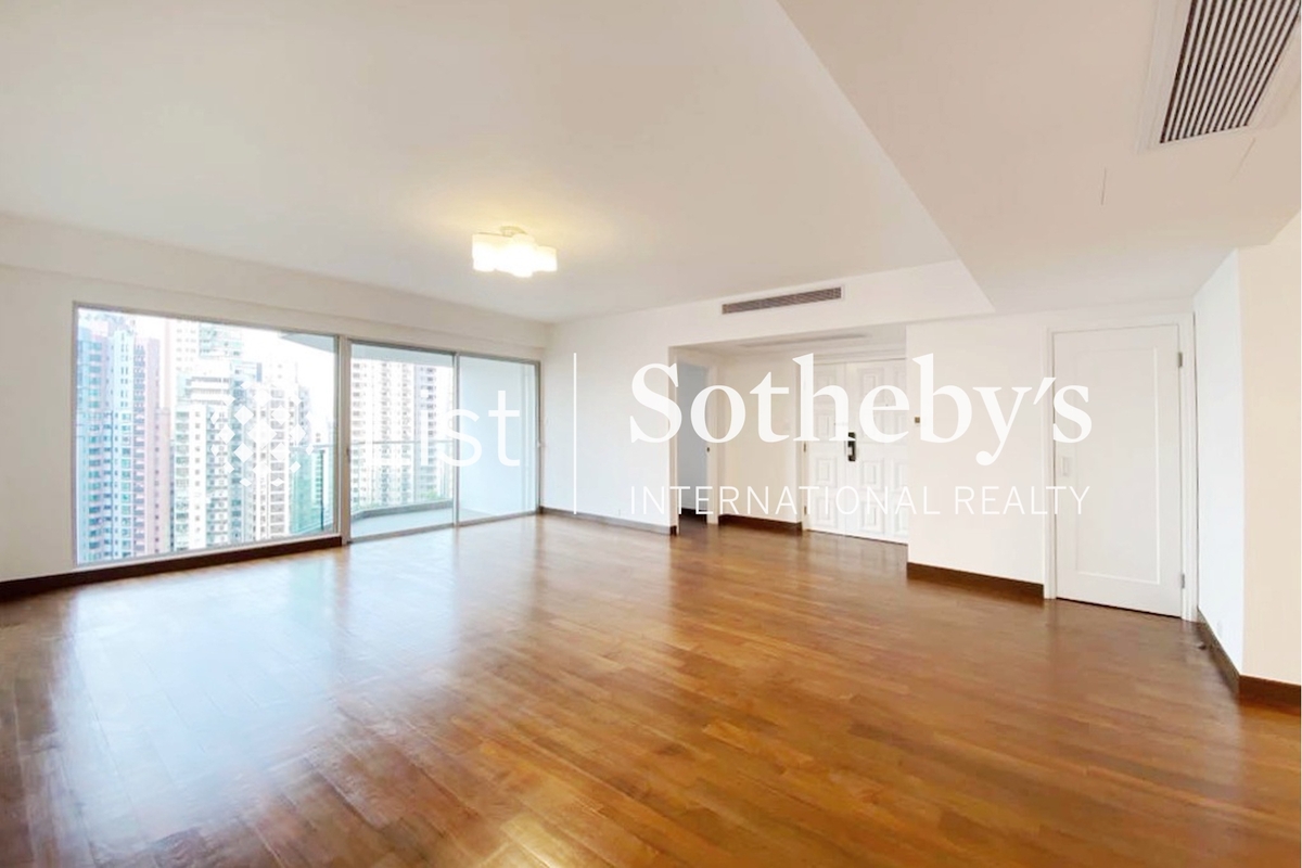 Serene Court 秀麗閣 | Living and Dining Room