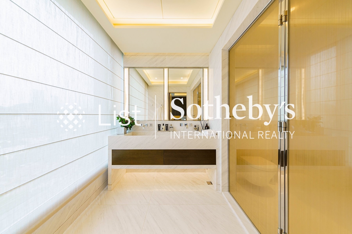 Dukes Place 皇第 | Third Bathroom