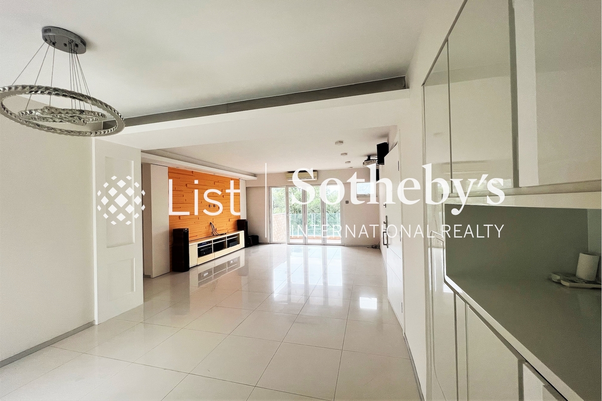 Braemar Hill Mansions 赛西湖大厦 | Living and Dining Room