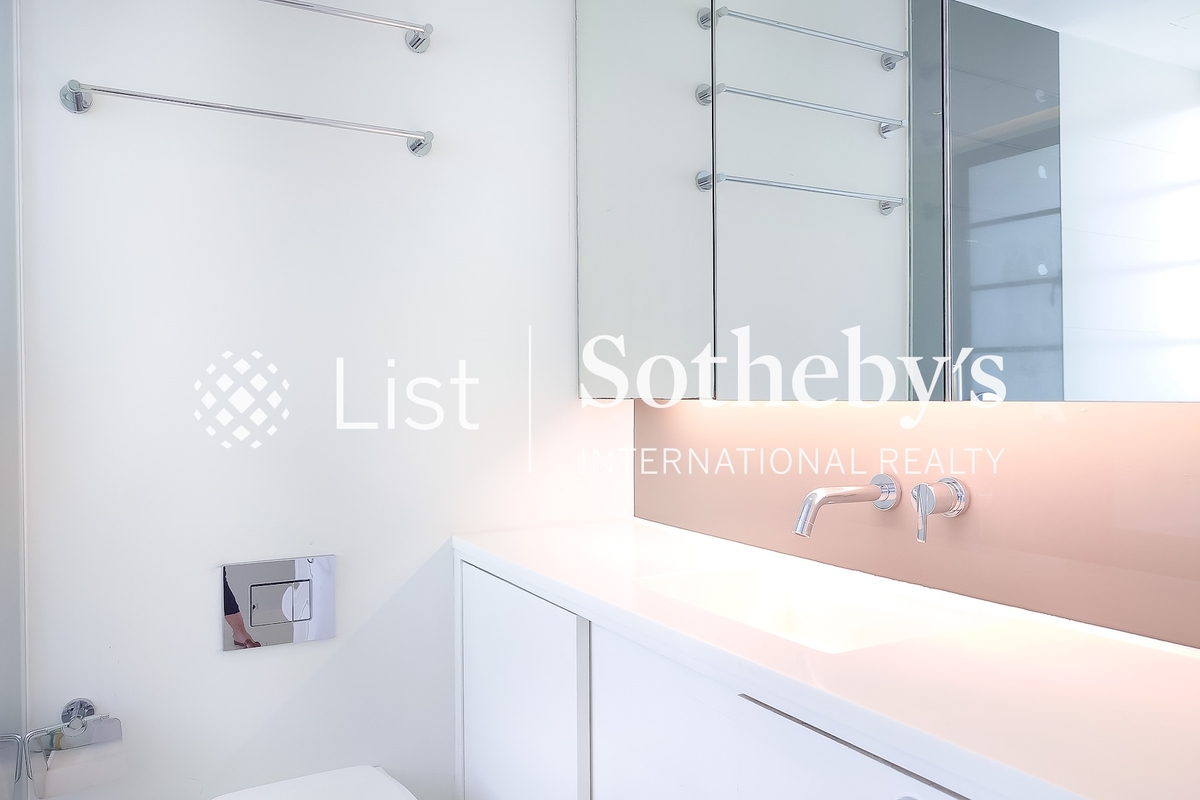 No.55 Tung Street 東街55號 | Guest Bathroom