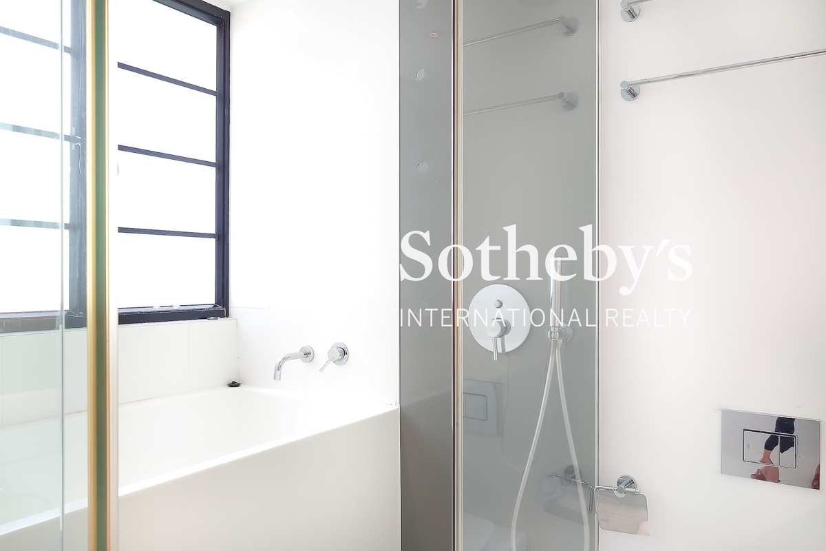 No.55 Tung Street 東街55號 | Guest Bathroom