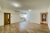 St. Joan Court 勝宗大廈 | Living and Dining Room