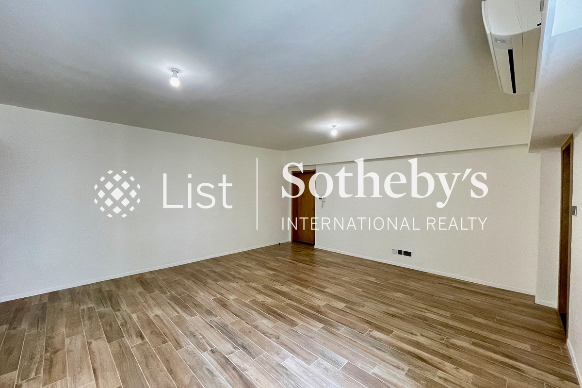 St. Joan Court 勝宗大廈 | Living and Dining Room