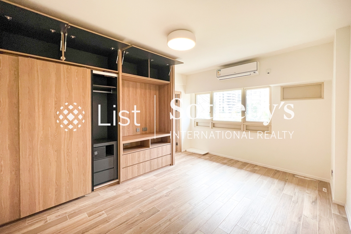 St. Joan Court 勝宗大廈 | Built-in Wardrobe in Master Bedroom 