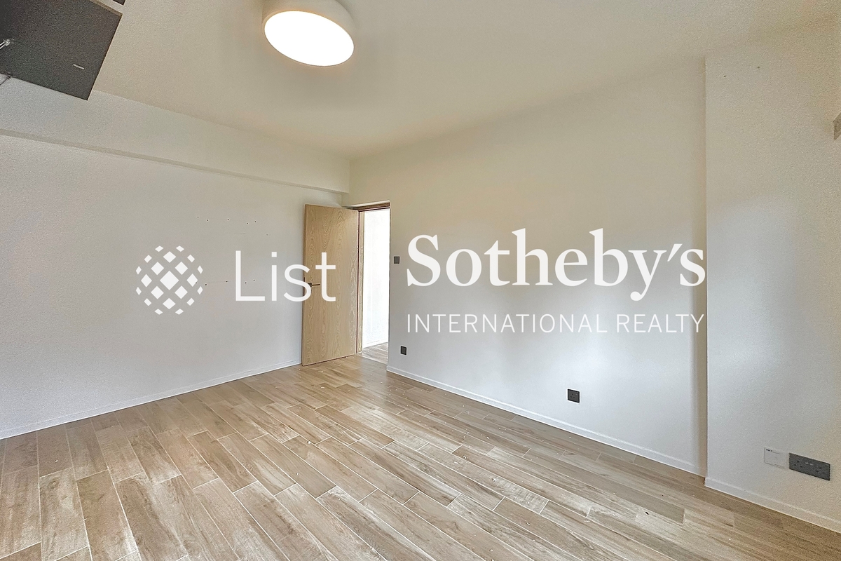 St. Joan Court 胜宗大厦 | Master Bedroom