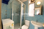 Lok Moon Mansion 樂滿大廈 | Guest Bathroom
