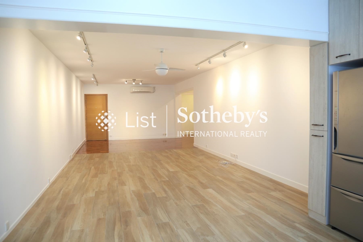 No. 2D Shiu Fai Terrace 肇輝臺 2D 號 | Living and Dining Room