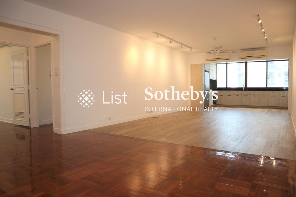 No. 2D Shiu Fai Terrace 肇輝臺 2D 號 | Living and Dining Room