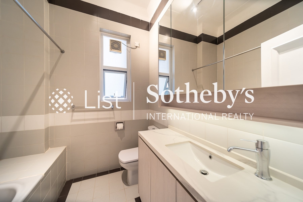 La Hacienda La Hacienda | Second En-suite Bathroom