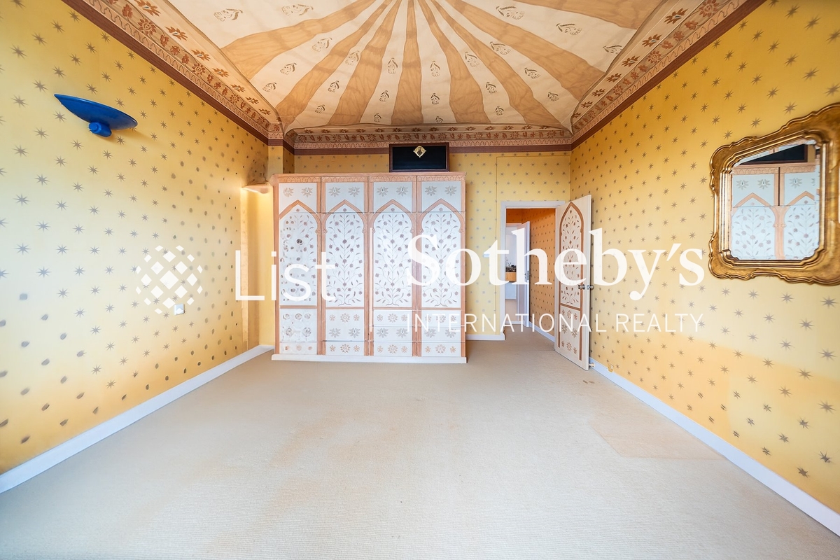 La Hacienda La Hacienda | Third En-suite Bedroom