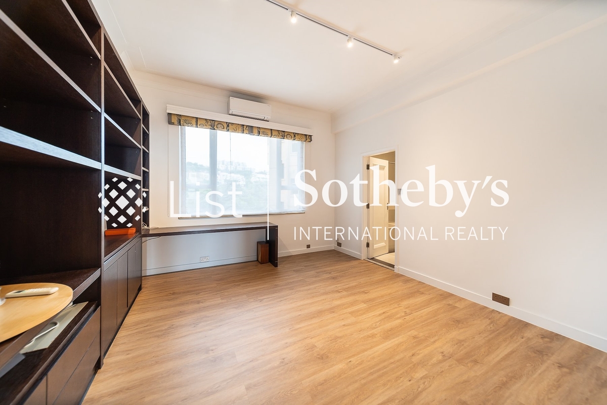 La Hacienda La Hacienda | Second Bedroom