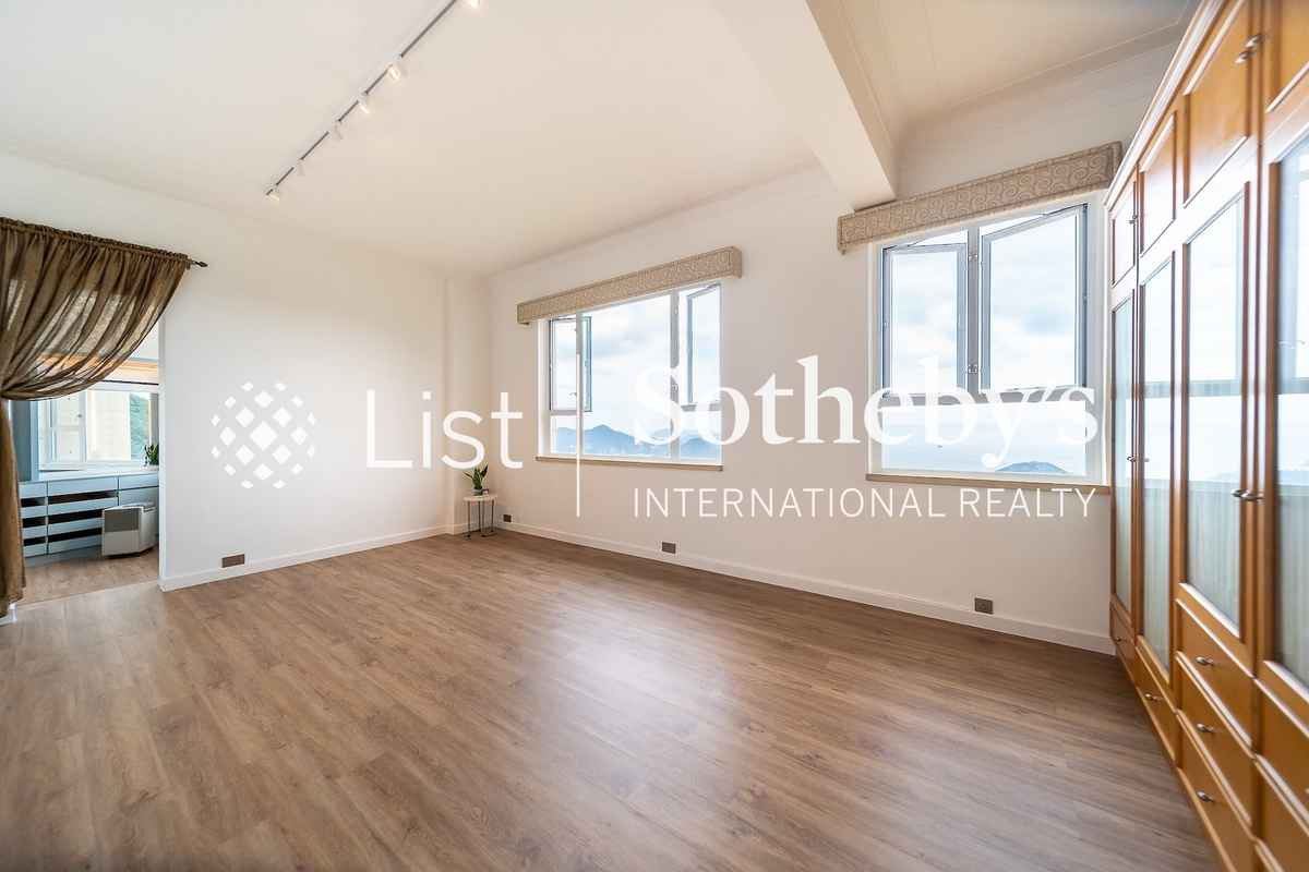 La Hacienda La Hacienda | Master Bedroom