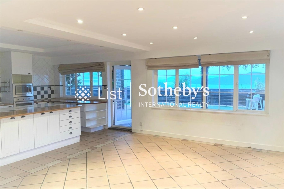 No. 100 Tai Hang Hau 大坑口100號 | Living and Dining Room