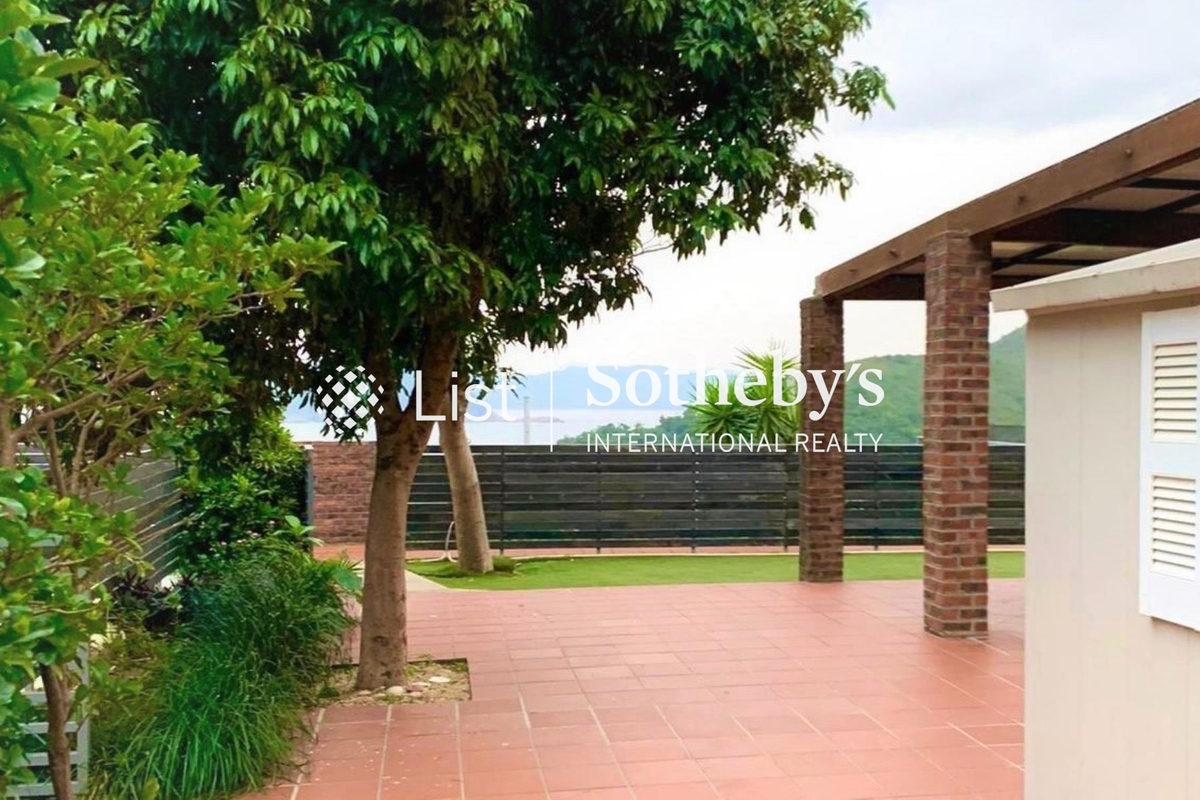 No. 100 Tai Hang Hau 大坑口100號 | Private Garden off Living Room