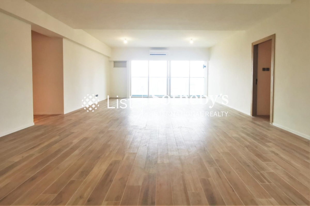 St. Joan Court 勝宗大廈 | Living and Dining Room