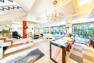 Miami Crescent 邁爾豪園 | Living and Dining Room