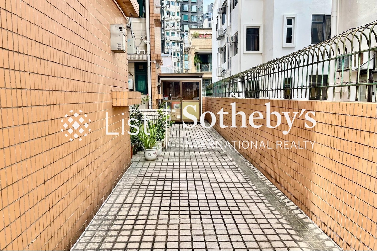 Scenic Lodge 怡晴軒 | Private Terrace off Living Room