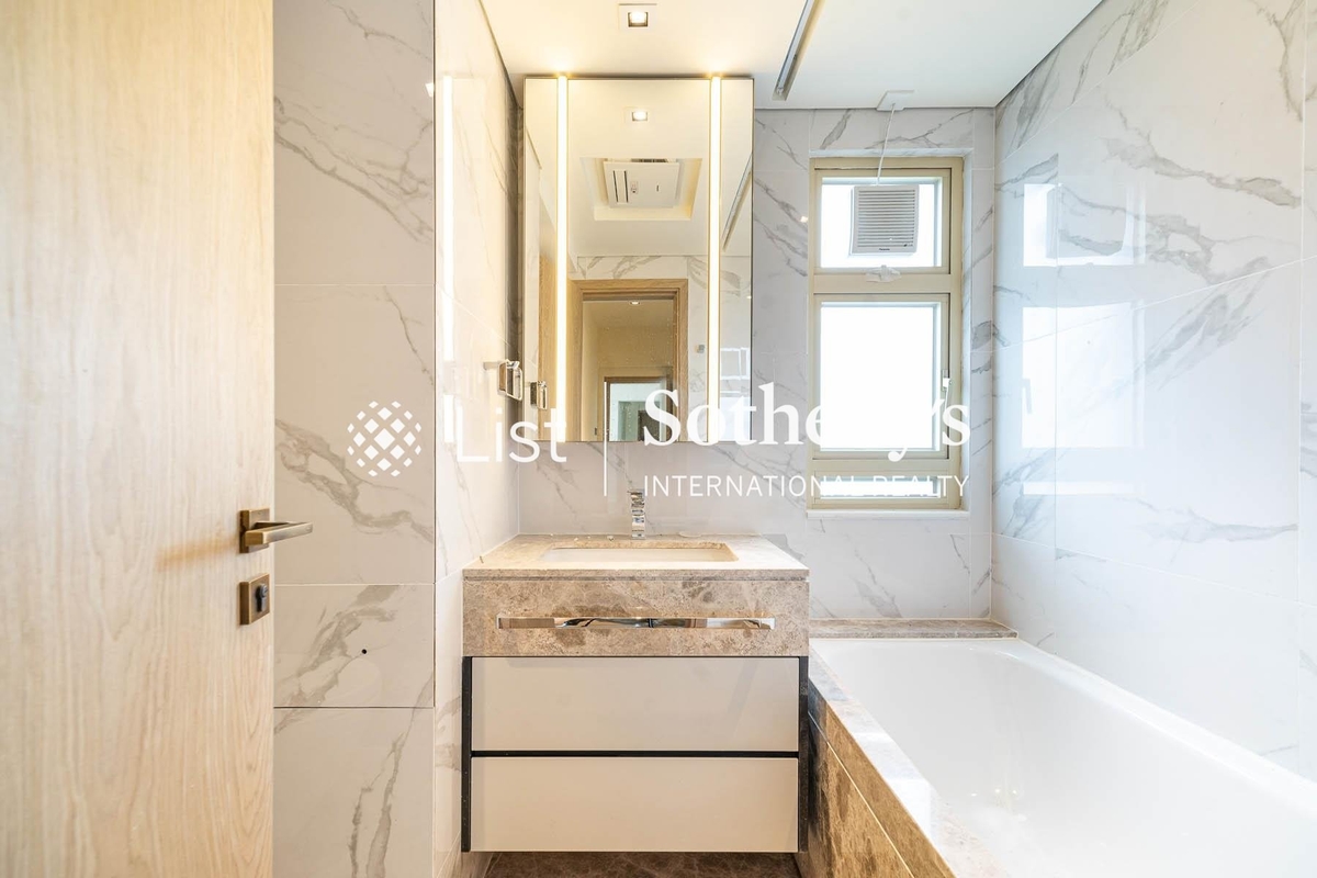St. Joan Court 胜宗大厦 | Guest Bathroom