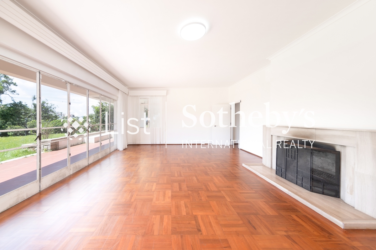 Customs Pass 飛鵝山莊 | Living Room