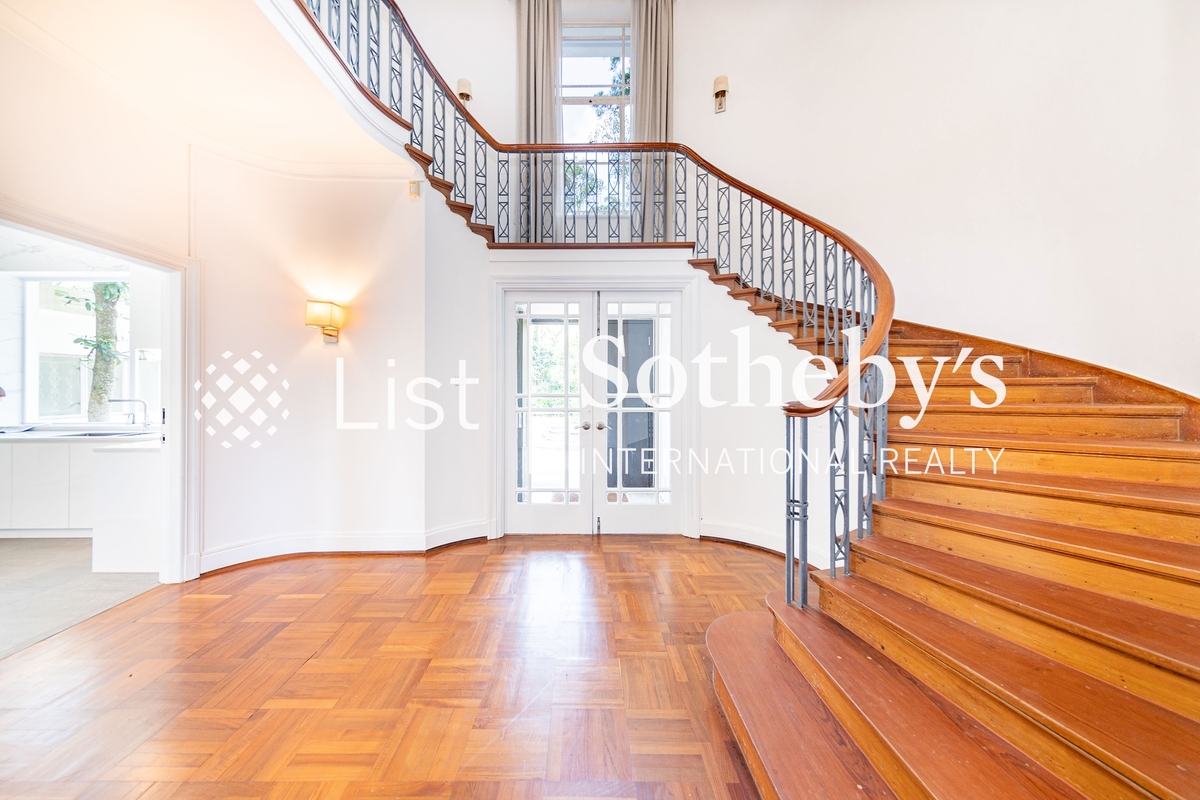 Customs Pass 飛鵝山莊 | Lobby