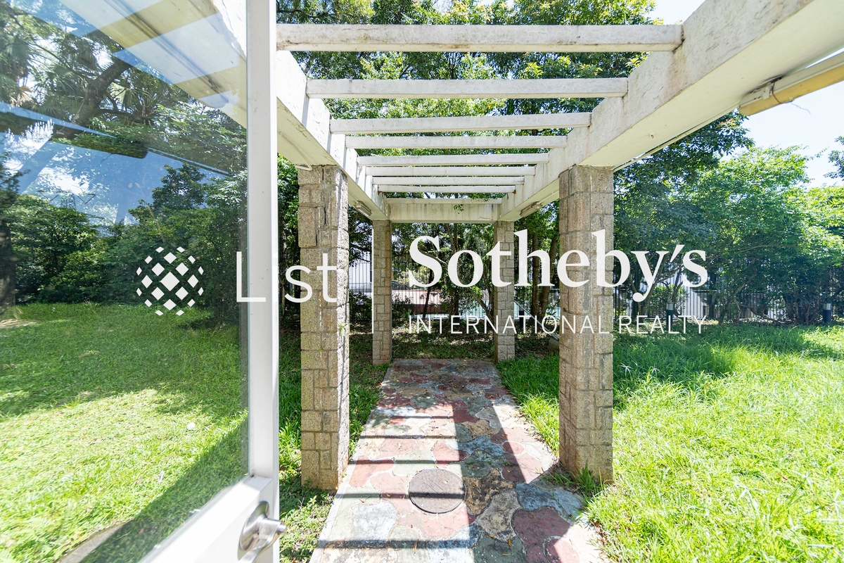 Customs Pass 飛鵝山莊 | View from Dining Room