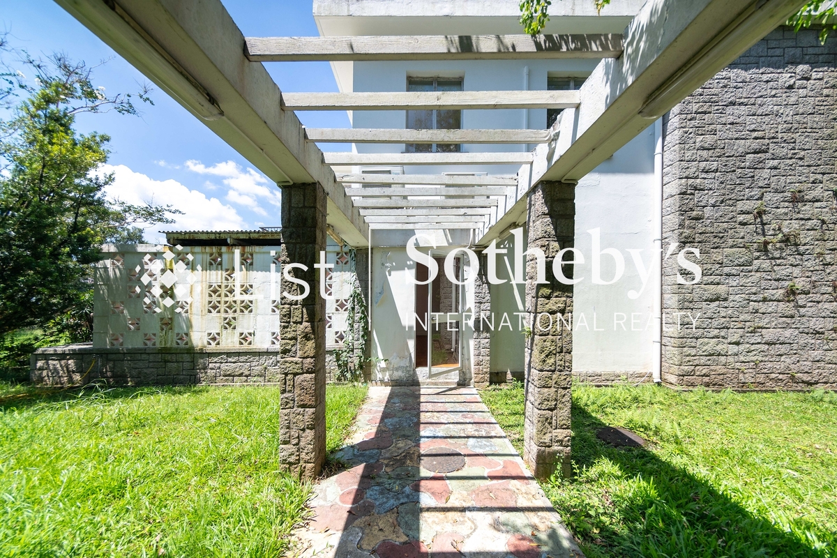 Customs Pass 飛鵝山莊 | View from Dining Room