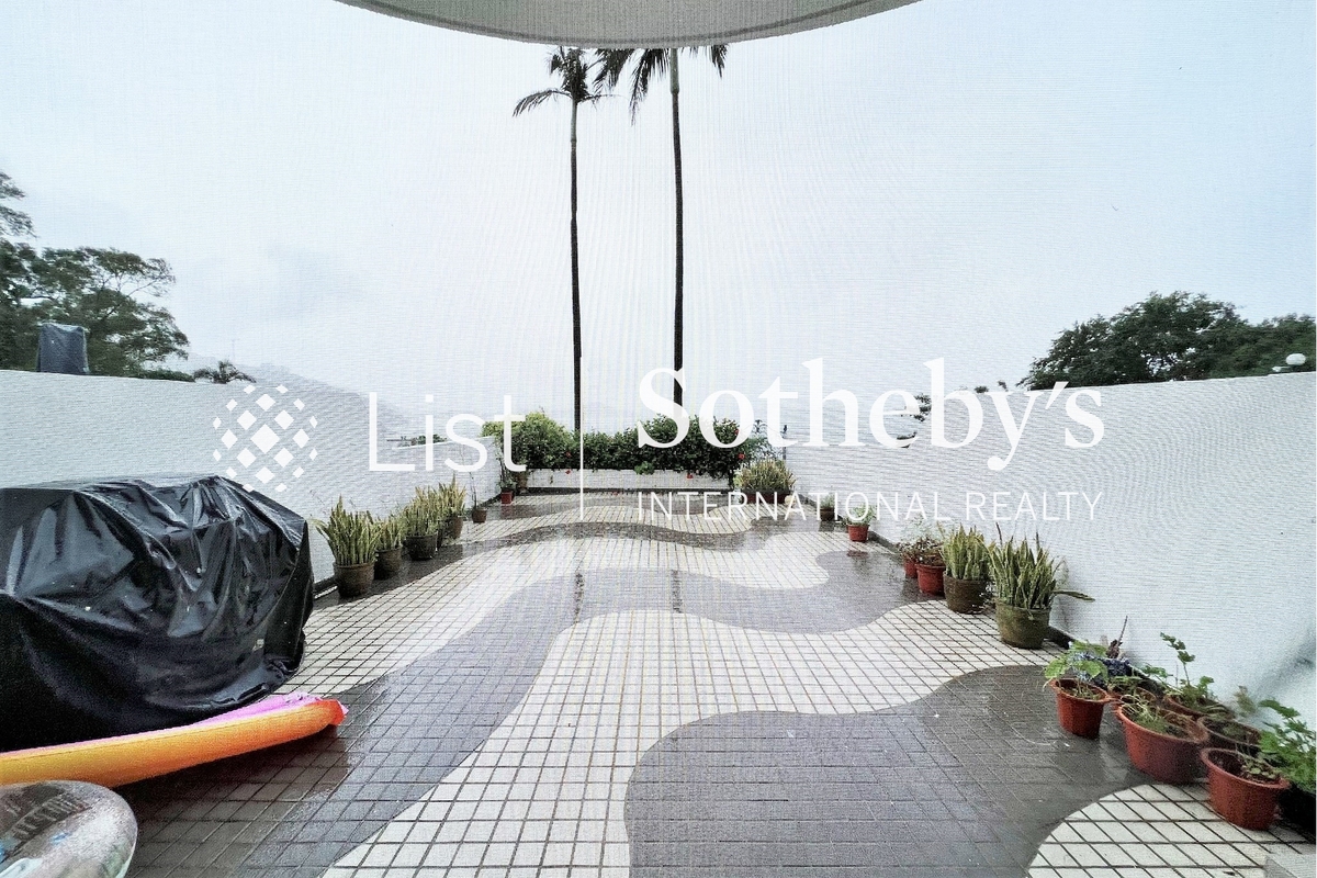 Villa Pergola 百高別墅 | Private Terrace off Living Room