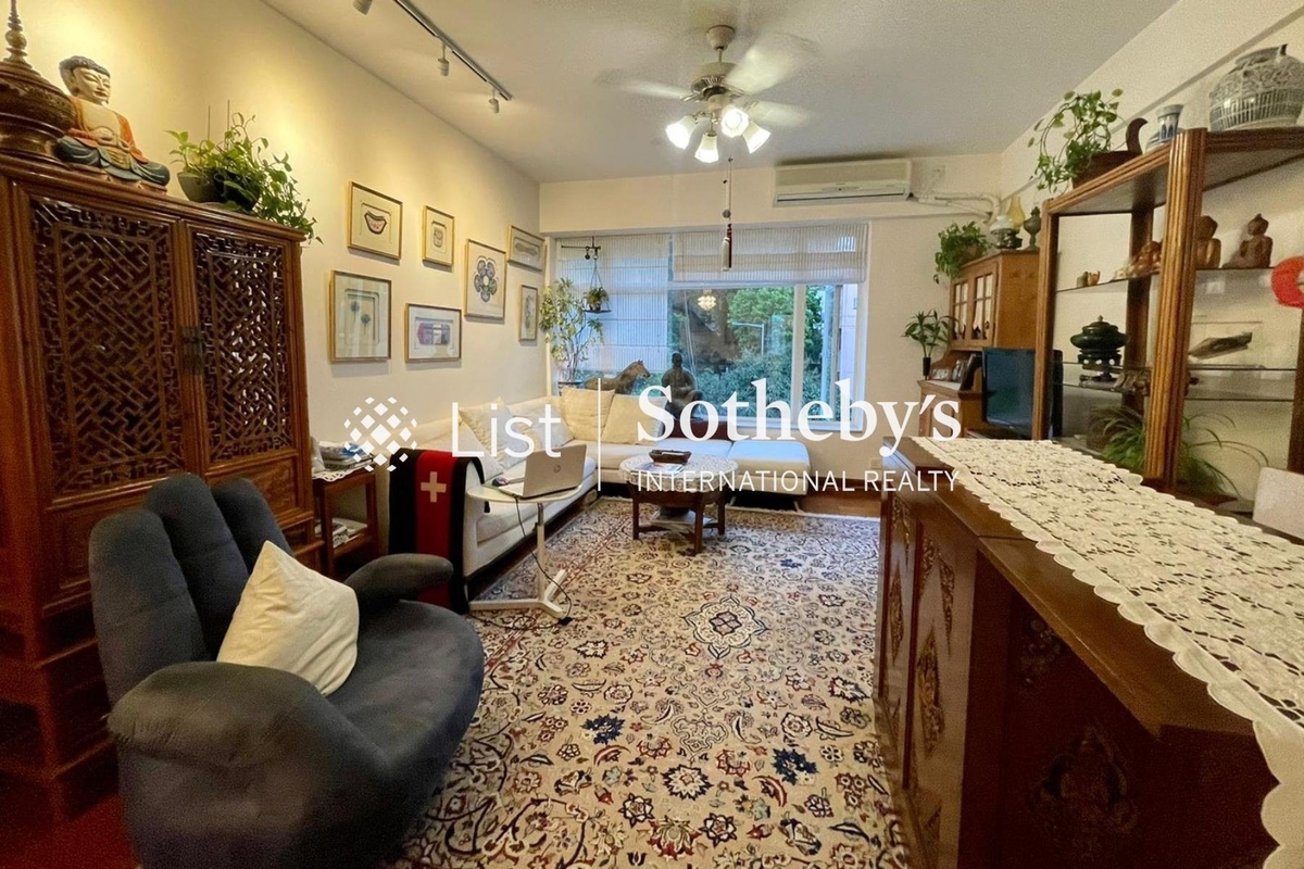 Glamour Court 華麗閣 | Living Area