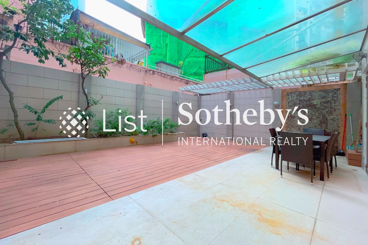 No. 8 Shan Kwong Road 山光道8號 | Private Terrace off Living and Dining Room
