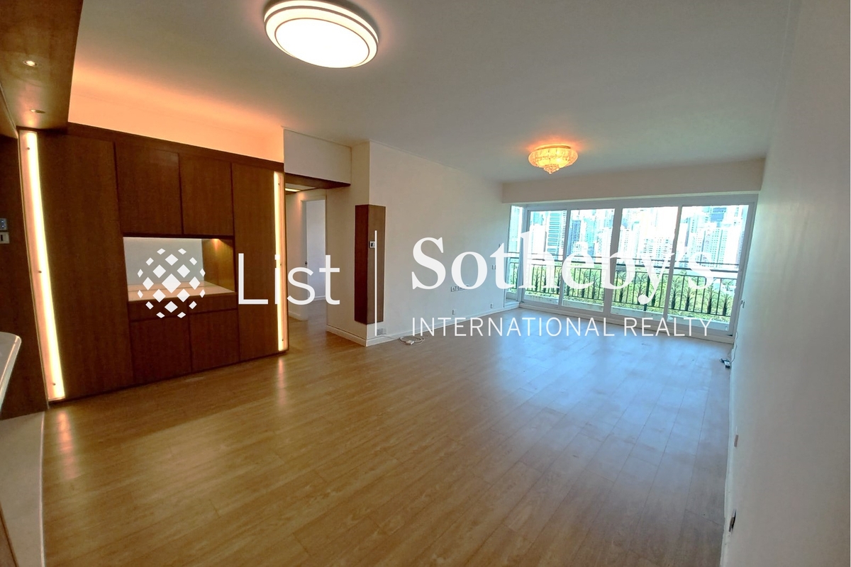 Chesterfield Mansion 東寧大廈 | Living and Dining Room