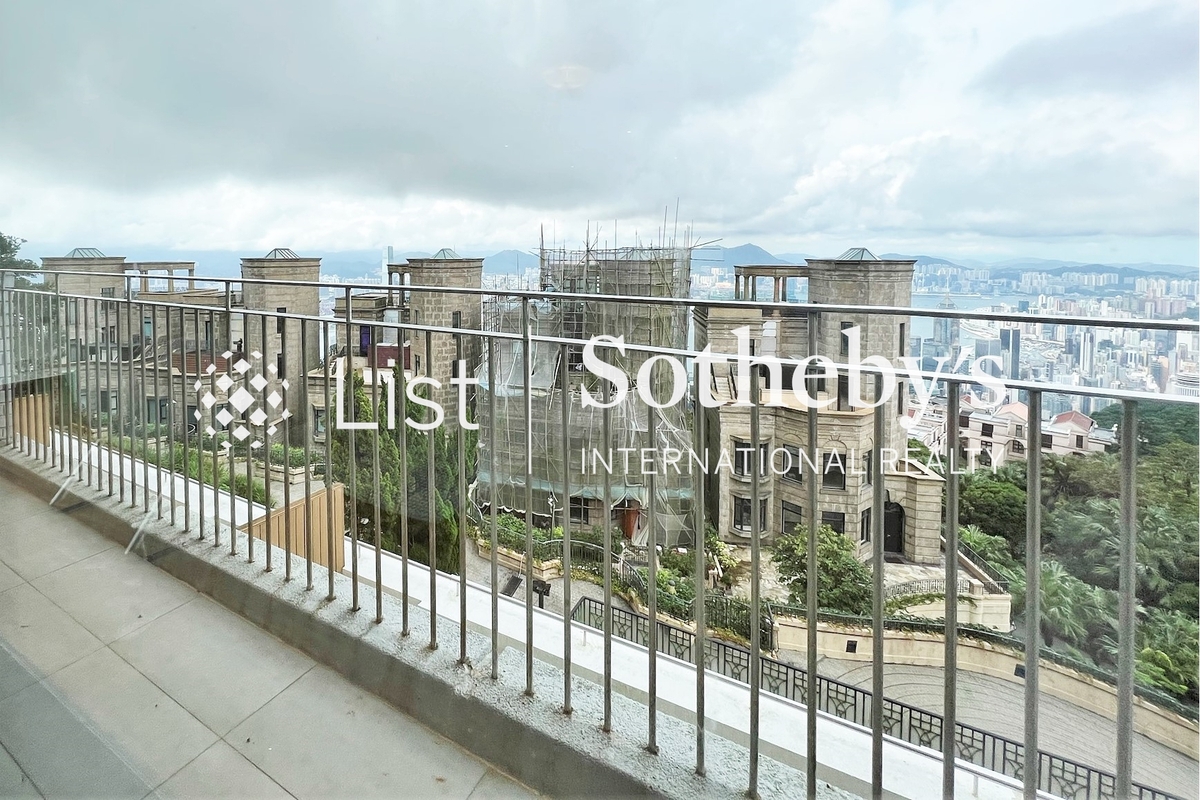 Undercliff 種植道47-49號 | Balcony off Living and Dining Room