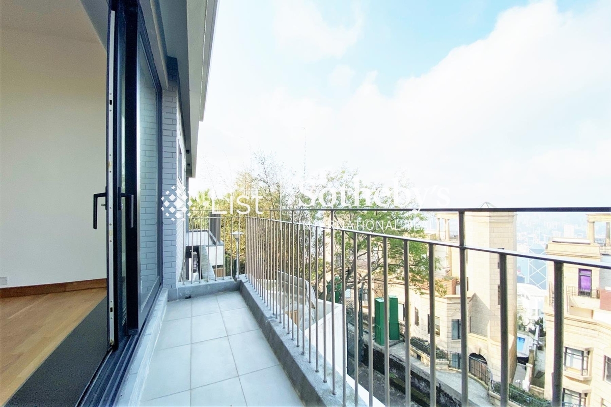 Undercliff 種植道47-49號 | Balcony off Living and Dining Room