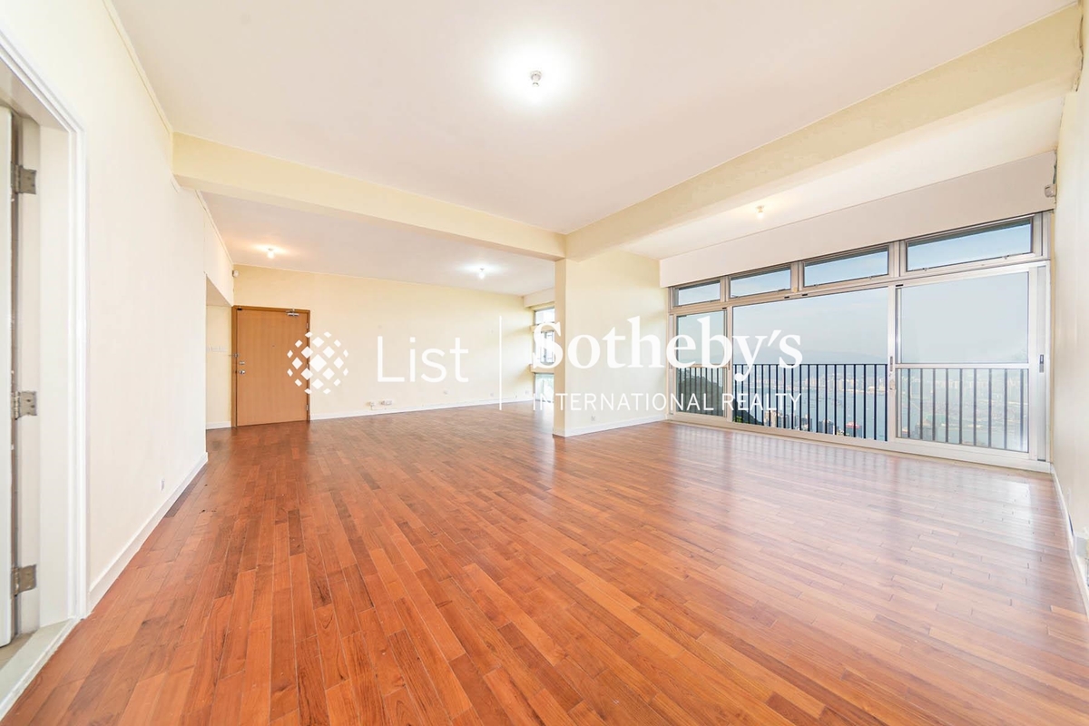 Cloudridge 賓吉道30號 | Living and Dining Room