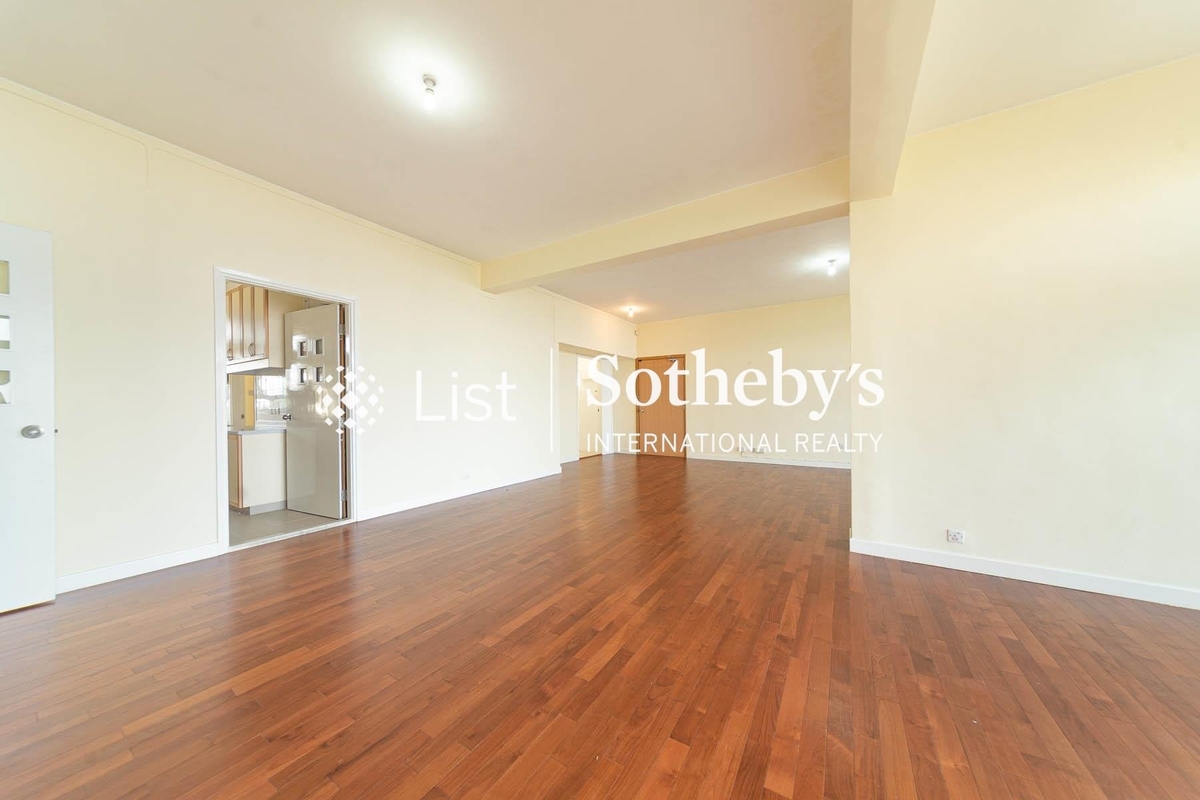 Cloudridge 賓吉道30號 | Living and Dining Room