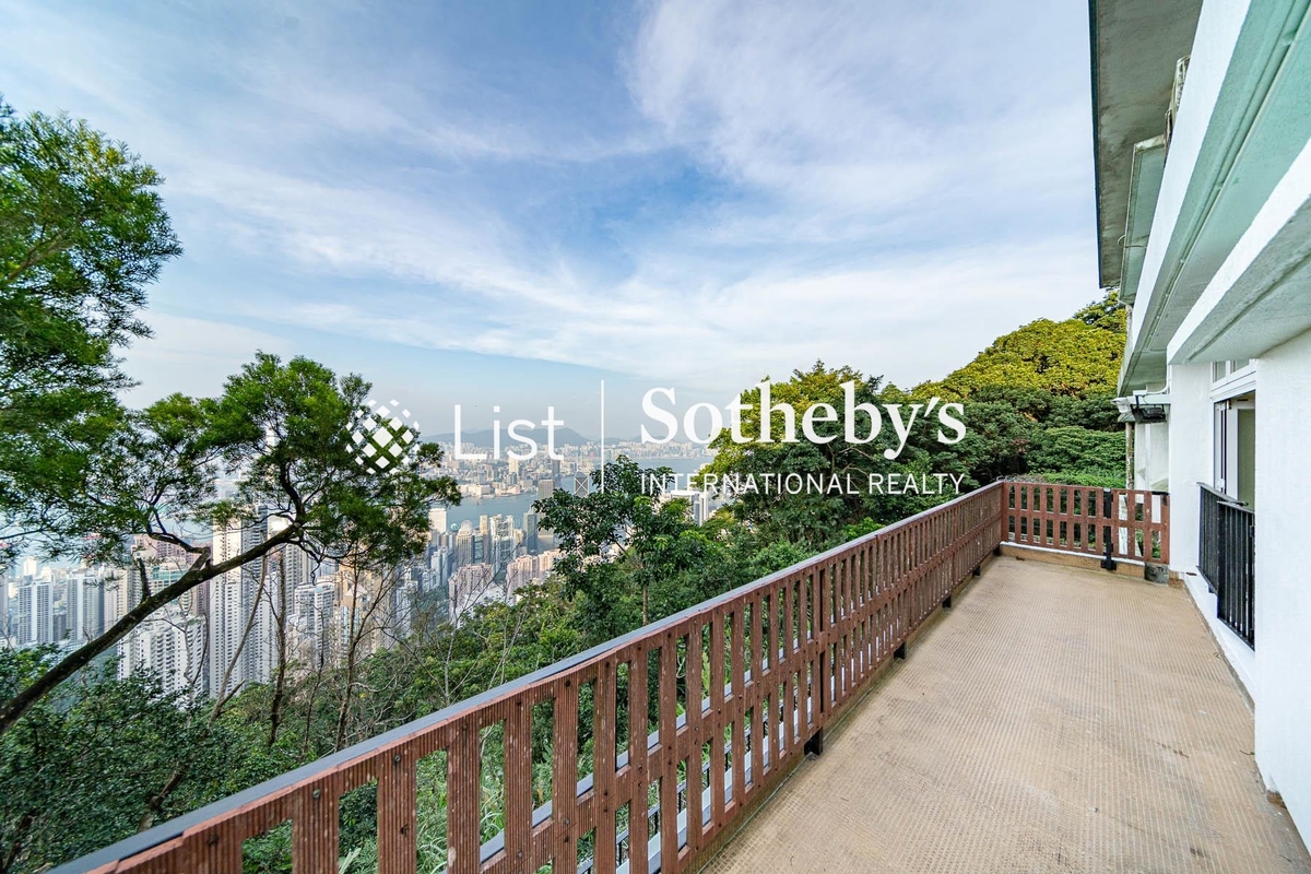 Cloudridge 賓吉道30號 | Private Terrace off Living and Dining Room