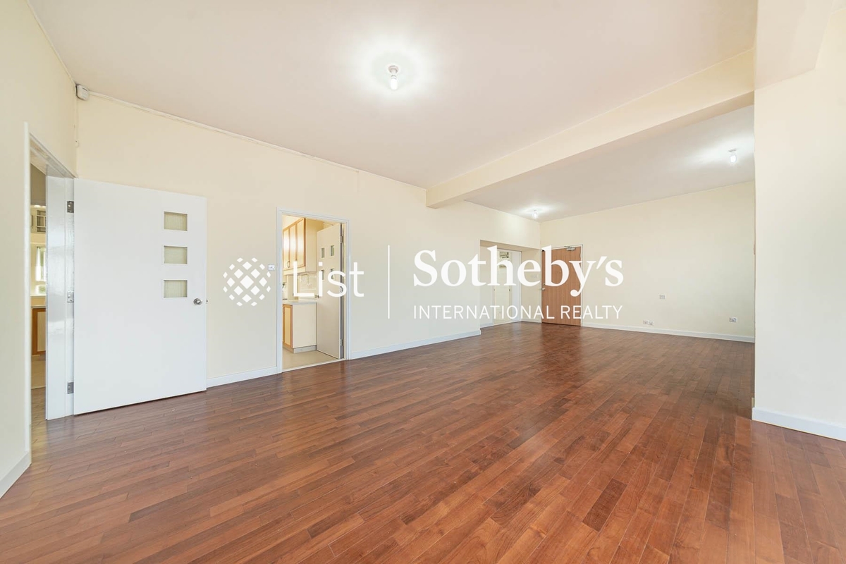 Cloudridge 賓吉道30號 | Living and Dining Room